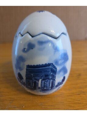 Delft Egg Cup Chick Salt Shaker 3" Vintage Blue White Porcelain Arc de Triomphe